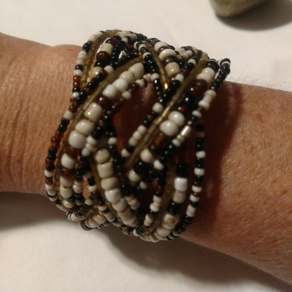 3/$10✨ Beaded Cuff Bracelet - Picture 1 of 2